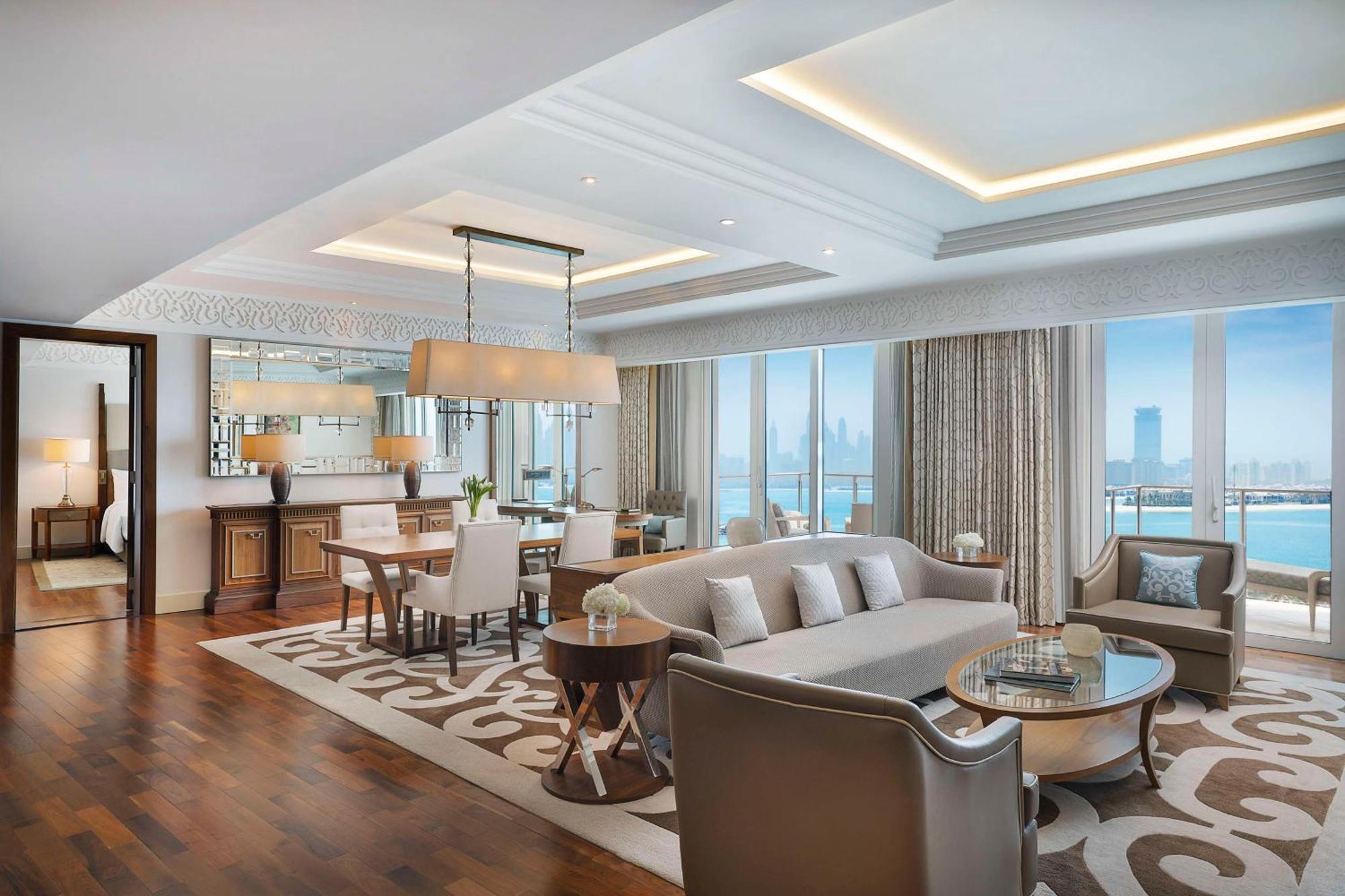 One-Bedroom Deluxe King Suite with Sea View