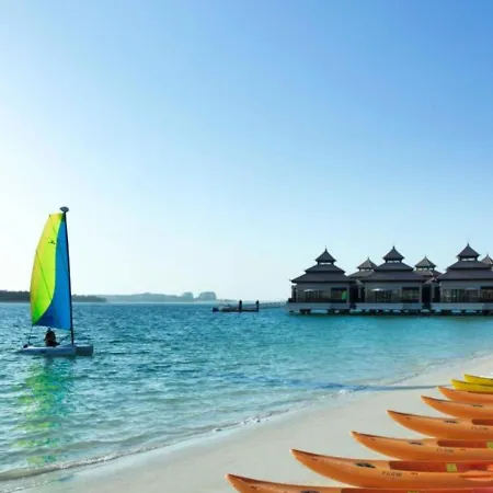 Luxury 5-Star Palm Resort-2