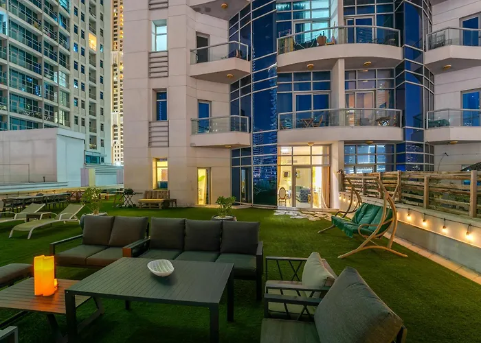 Villa With Private Pool & Huge Terrace Overlooking The Marina