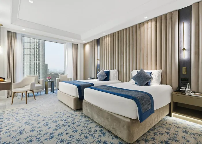 Hotel with pool: Taj Dubai